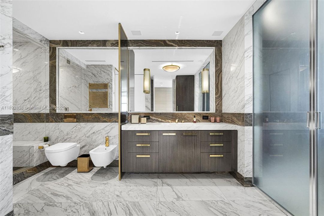 For Sale: $8,900,000 (3 beds, 3 baths, 3003 Square Feet)