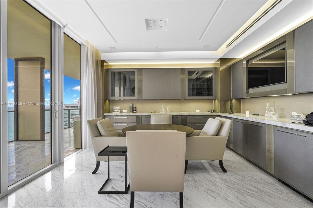 For Sale: $8,900,000 (3 beds, 3 baths, 3003 Square Feet)