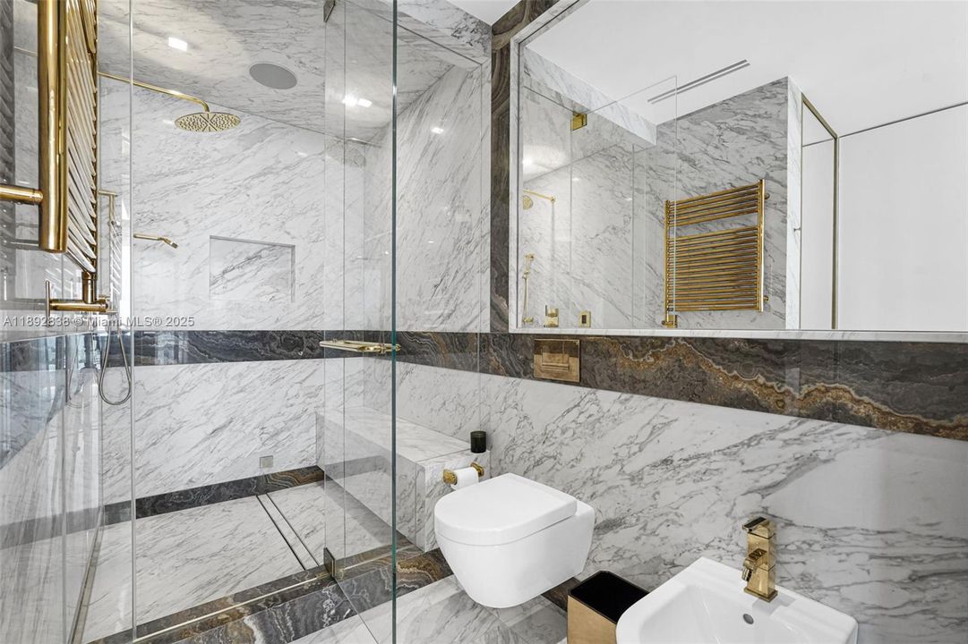 For Sale: $8,900,000 (3 beds, 3 baths, 3003 Square Feet)