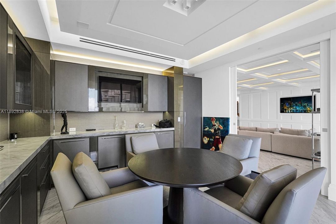 For Sale: $8,900,000 (3 beds, 3 baths, 3003 Square Feet)