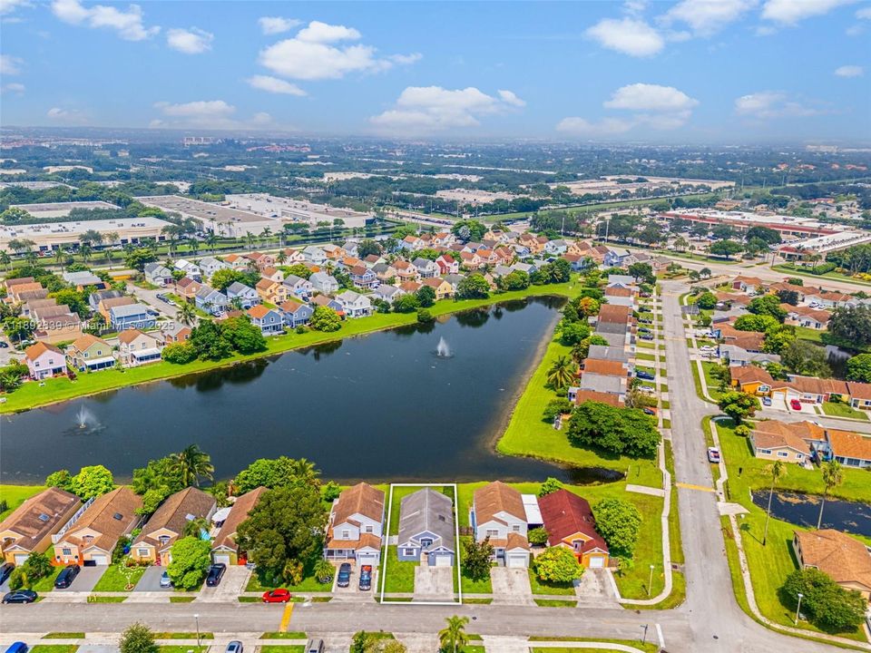 На продажу: $469,000 (3 спален, 2 ванн, 1185 Квадратных фут)