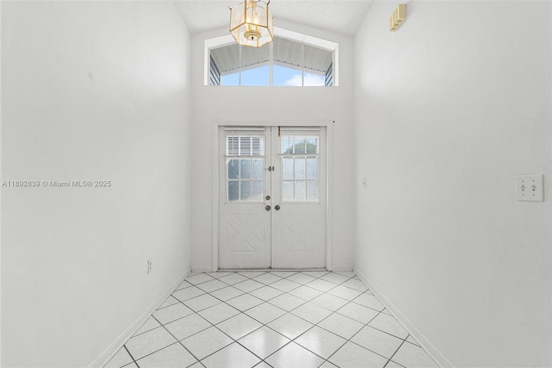 На продажу: $469,000 (3 спален, 2 ванн, 1185 Квадратных фут)