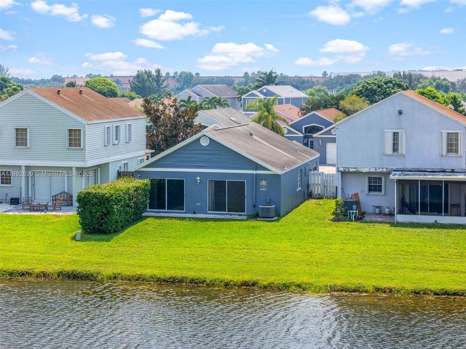 На продажу: $469,000 (3 спален, 2 ванн, 1185 Квадратных фут)