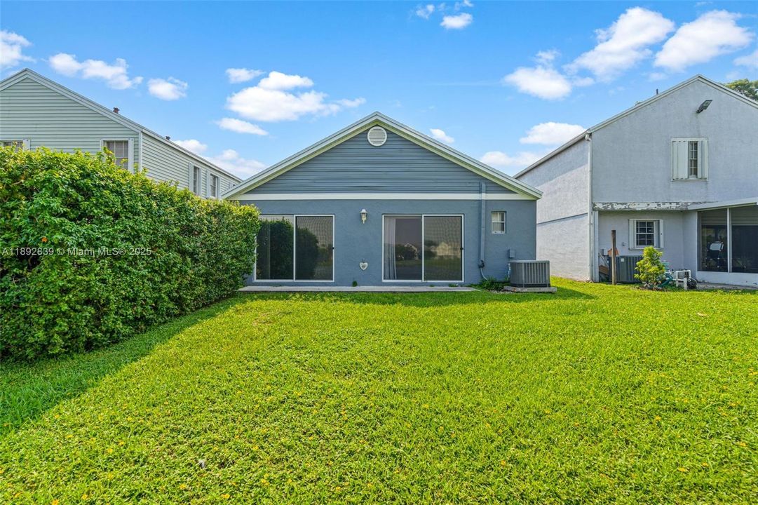 На продажу: $469,000 (3 спален, 2 ванн, 1185 Квадратных фут)