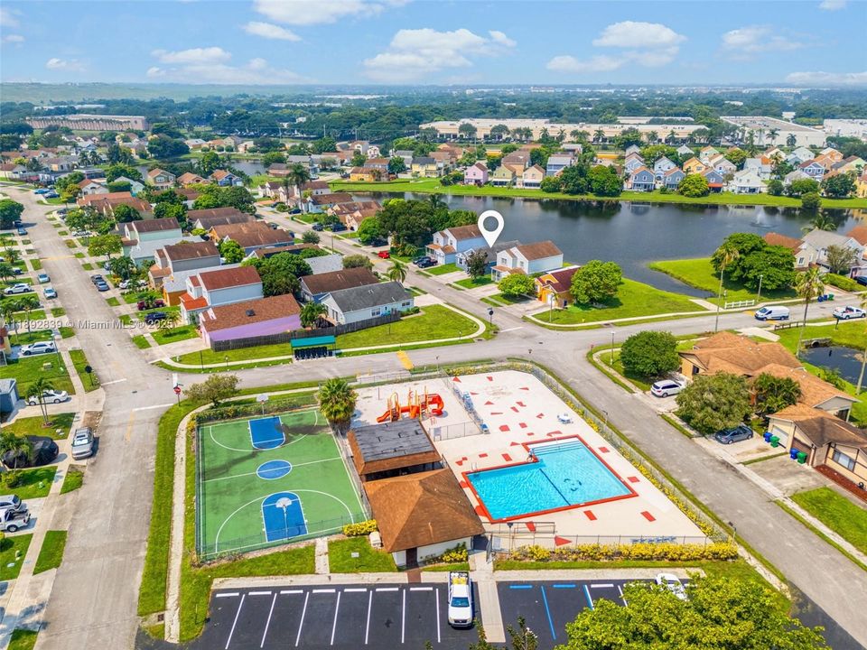 На продажу: $469,000 (3 спален, 2 ванн, 1185 Квадратных фут)