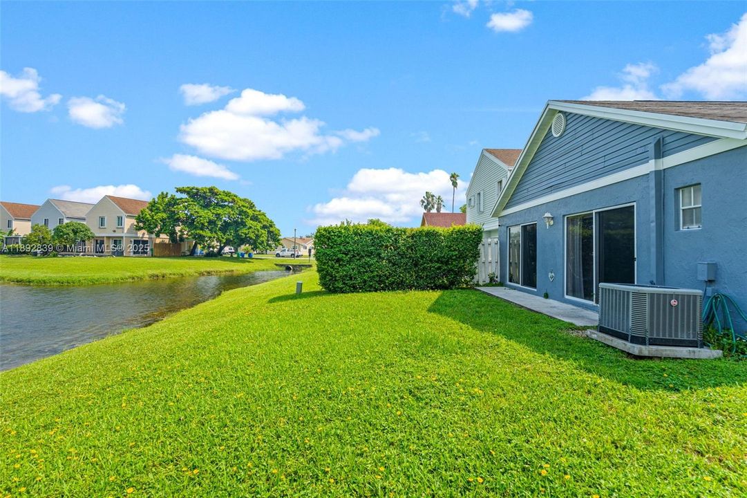 На продажу: $469,000 (3 спален, 2 ванн, 1185 Квадратных фут)