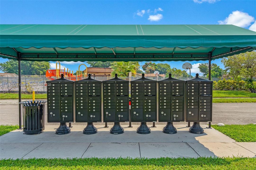 На продажу: $469,000 (3 спален, 2 ванн, 1185 Квадратных фут)