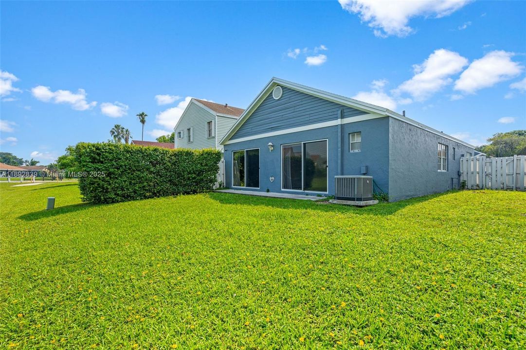 На продажу: $469,000 (3 спален, 2 ванн, 1185 Квадратных фут)