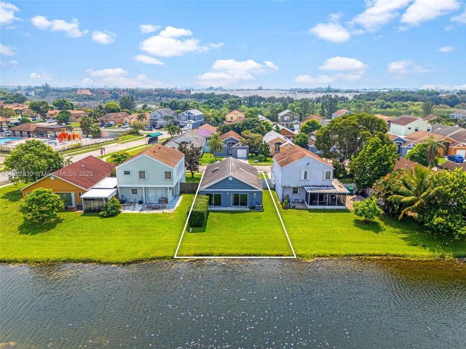 На продажу: $469,000 (3 спален, 2 ванн, 1185 Квадратных фут)