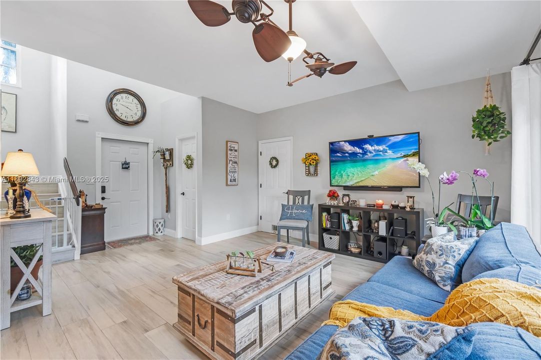 Vendido Recientemente: $525,000 (3 camas, 2 baños, 1528 Pies cuadrados)