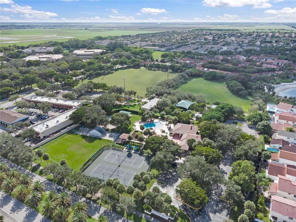 Vendido Recientemente: $525,000 (3 camas, 2 baños, 1528 Pies cuadrados)