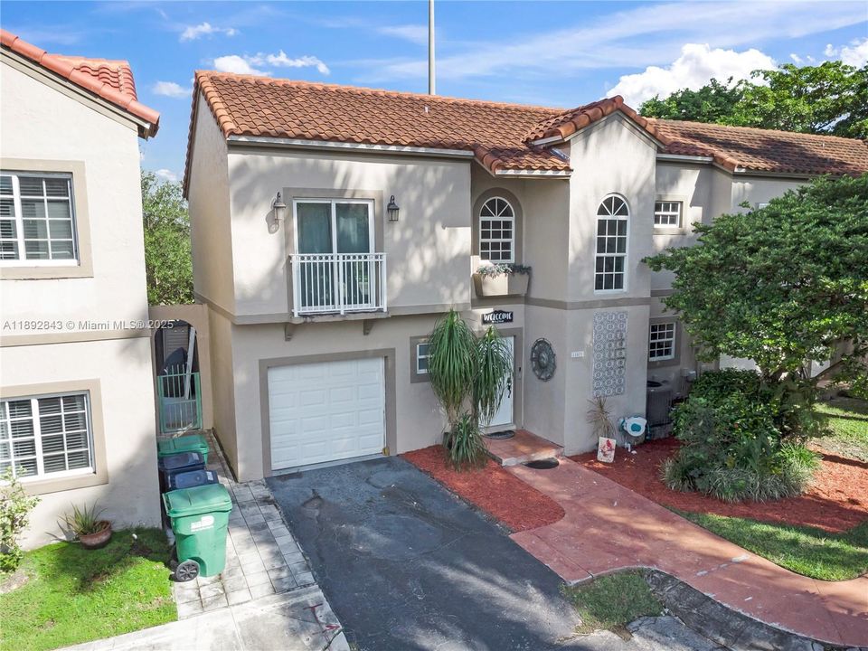 Vendido Recientemente: $525,000 (3 camas, 2 baños, 1528 Pies cuadrados)