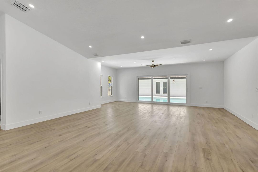 11-web-or-mls-5P1A7417