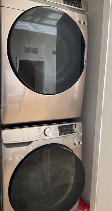 For Rent: $5,300 (3 beds, 3 baths, 1571 Square Feet)