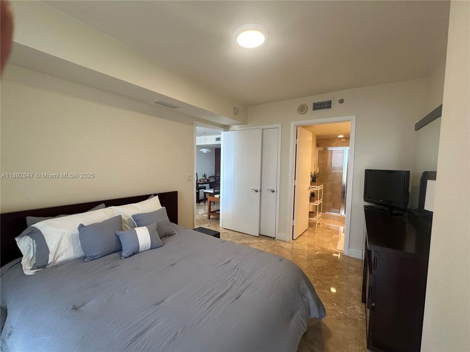 For Rent: $5,300 (3 beds, 3 baths, 1571 Square Feet)