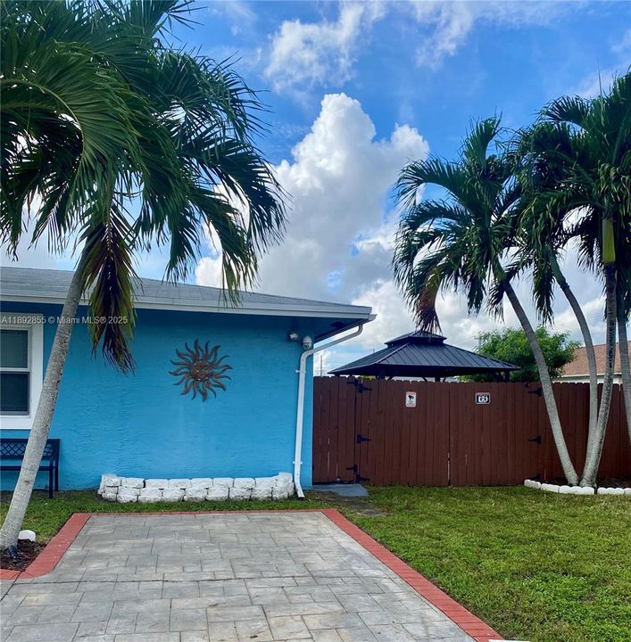 Active With Contract: $1,000 (0 beds, 1 baths, 0 Square Feet)