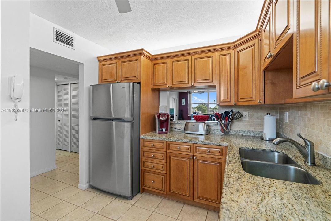 Недавно арендовано: $1,650 (2 спален, 2 ванн, 970 Квадратных фут)