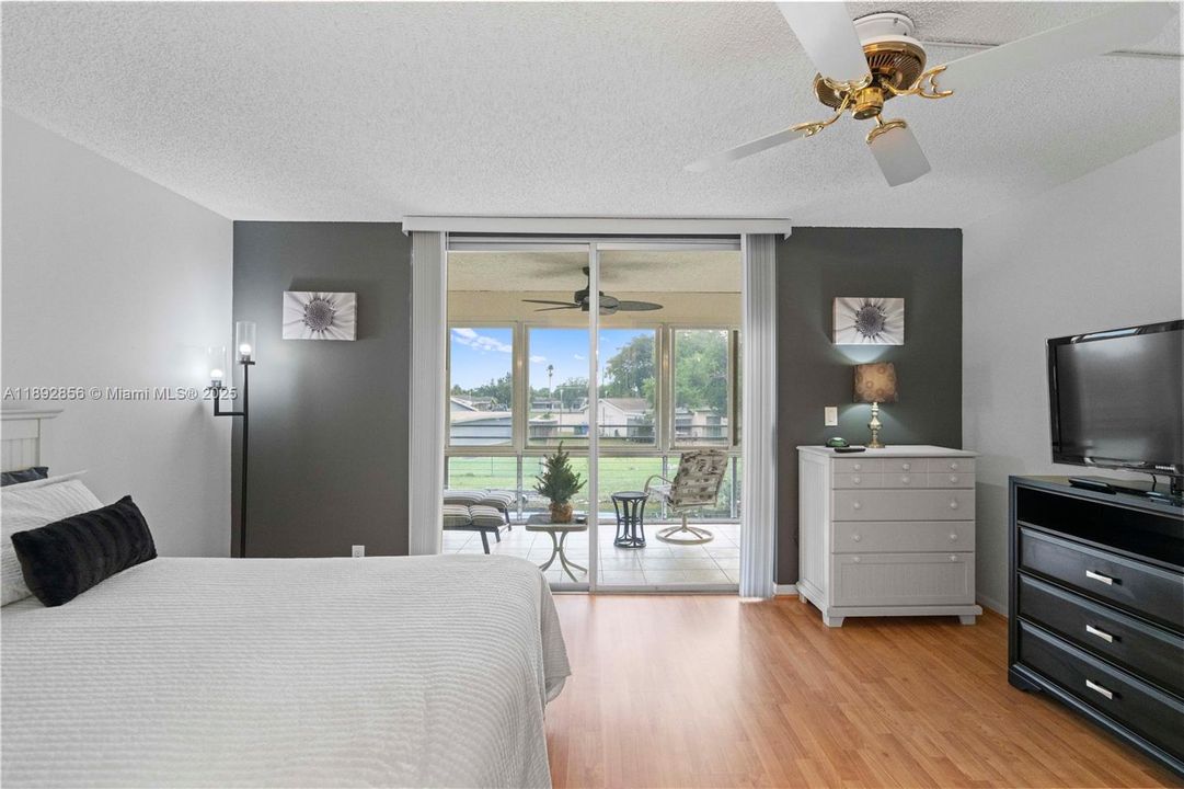 Недавно арендовано: $1,650 (2 спален, 2 ванн, 970 Квадратных фут)