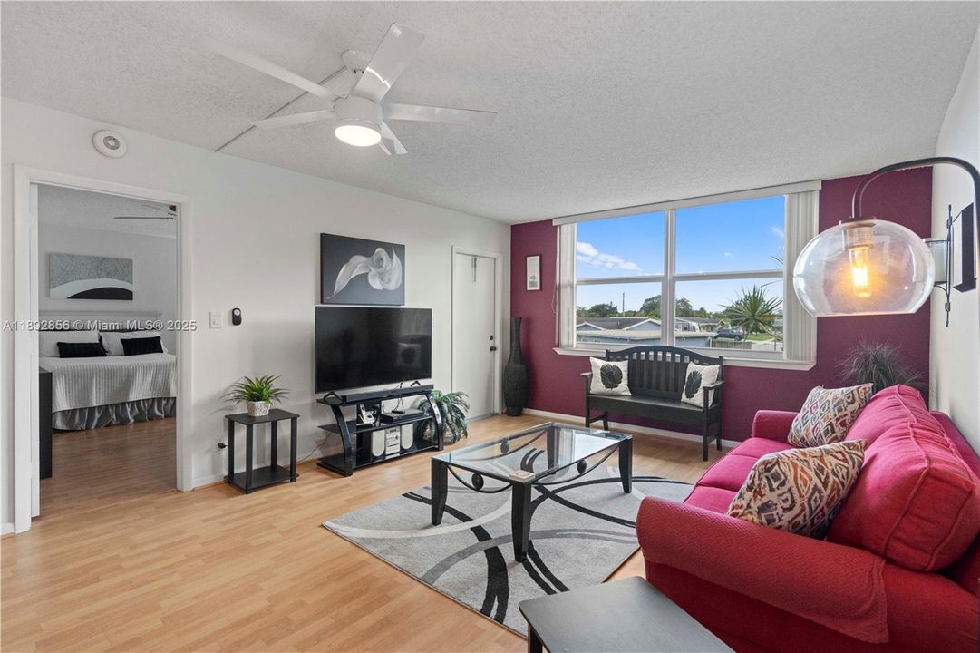 Недавно арендовано: $1,650 (2 спален, 2 ванн, 970 Квадратных фут)