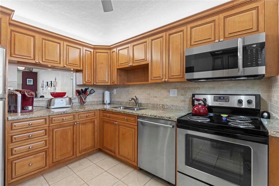 Недавно арендовано: $1,650 (2 спален, 2 ванн, 970 Квадратных фут)