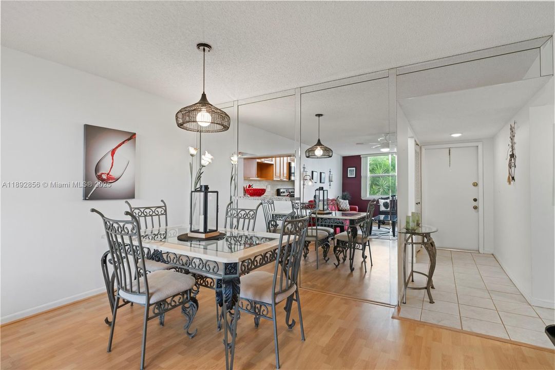 Недавно арендовано: $1,650 (2 спален, 2 ванн, 970 Квадратных фут)