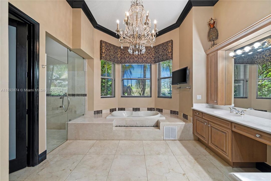 For Rent: $11,000 (6 beds, 5 baths, 4414 Square Feet)