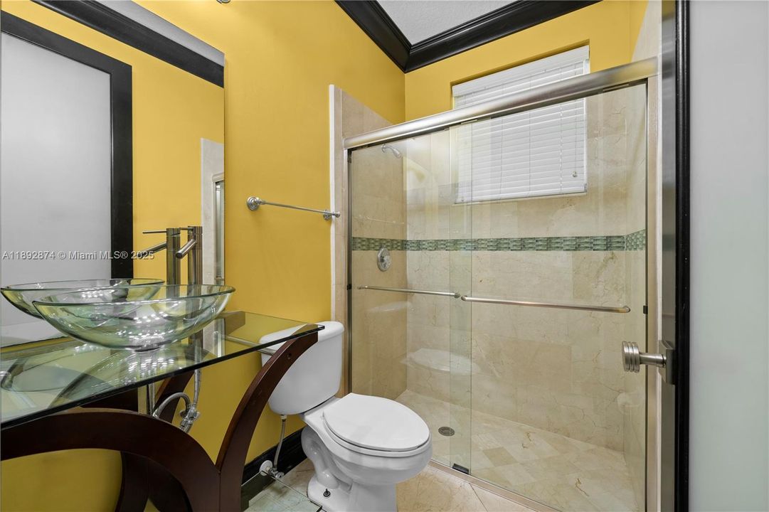 For Rent: $11,000 (6 beds, 5 baths, 4414 Square Feet)