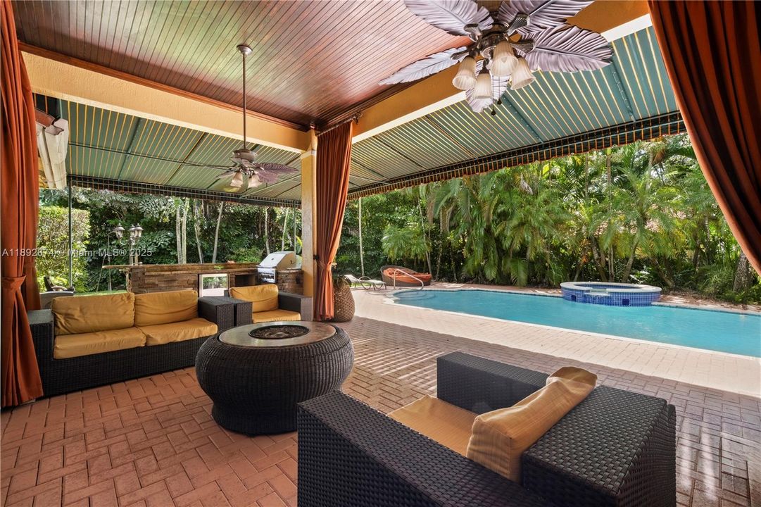 For Rent: $11,000 (6 beds, 5 baths, 4414 Square Feet)