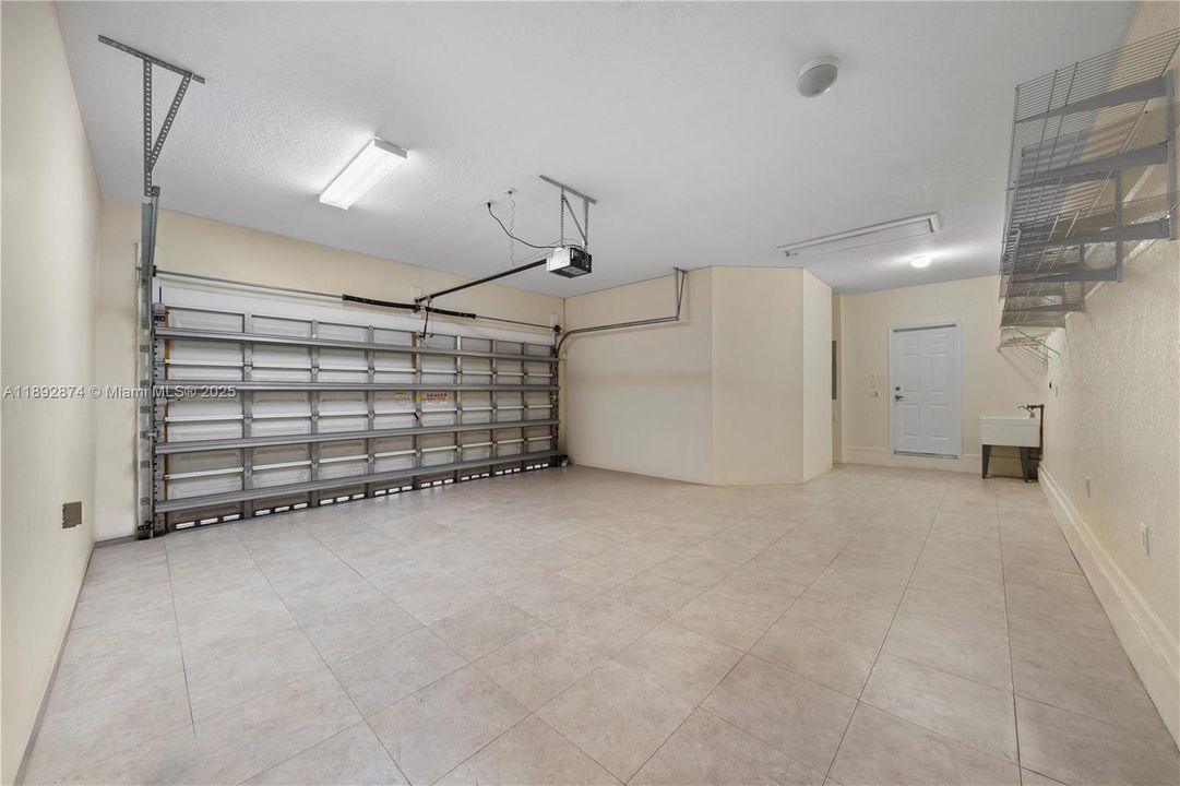 For Rent: $11,000 (6 beds, 5 baths, 4414 Square Feet)