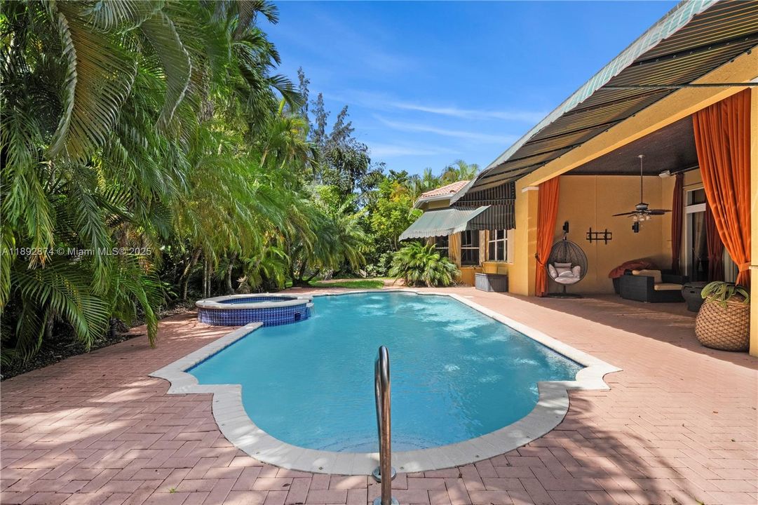 For Rent: $11,000 (6 beds, 5 baths, 4414 Square Feet)