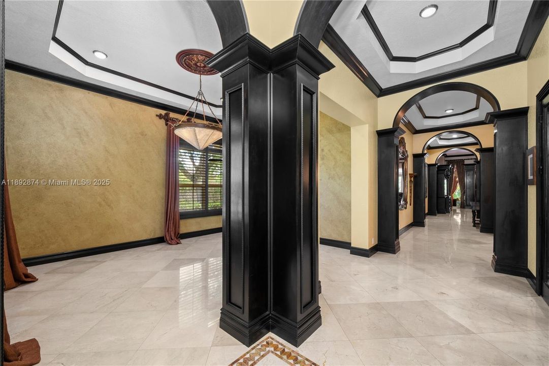 For Rent: $11,000 (6 beds, 5 baths, 4414 Square Feet)