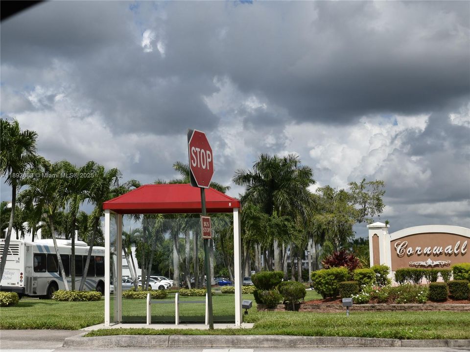 待售: $123,900 (1 贝兹, 1 浴室, 738 平方英尺)