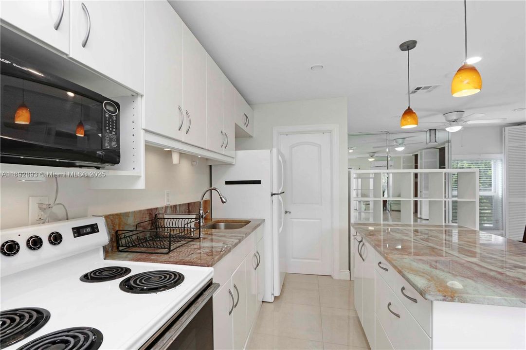 最近租的: $1,500 (0 贝兹, 1 浴室, 528 平方英尺)