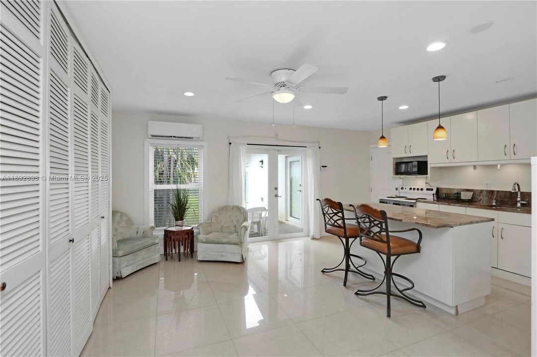 最近租的: $1,500 (0 贝兹, 1 浴室, 528 平方英尺)