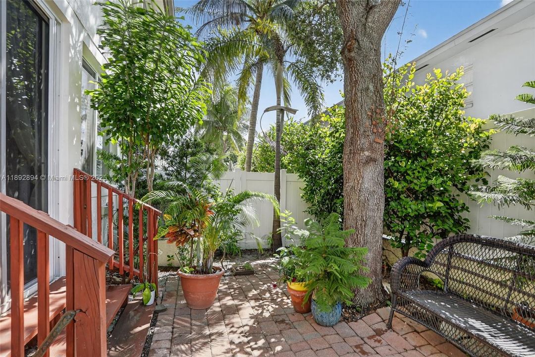 待售: $595,000 (3 贝兹, 2 浴室, 1882 平方英尺)