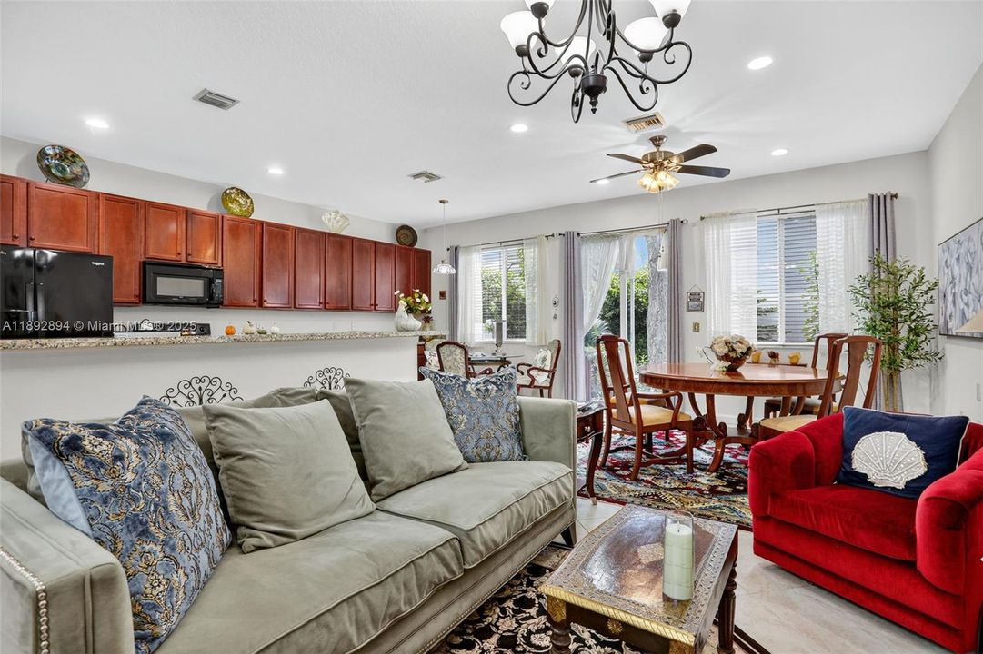 待售: $595,000 (3 贝兹, 2 浴室, 1882 平方英尺)