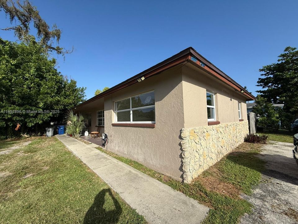 Recientemente alquilado: $1,500 (2 camas, 1 baños, 745 Pies cuadrados)
