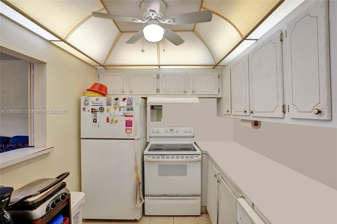 待售: $90,000 (1 贝兹, 1 浴室, 700 平方英尺)