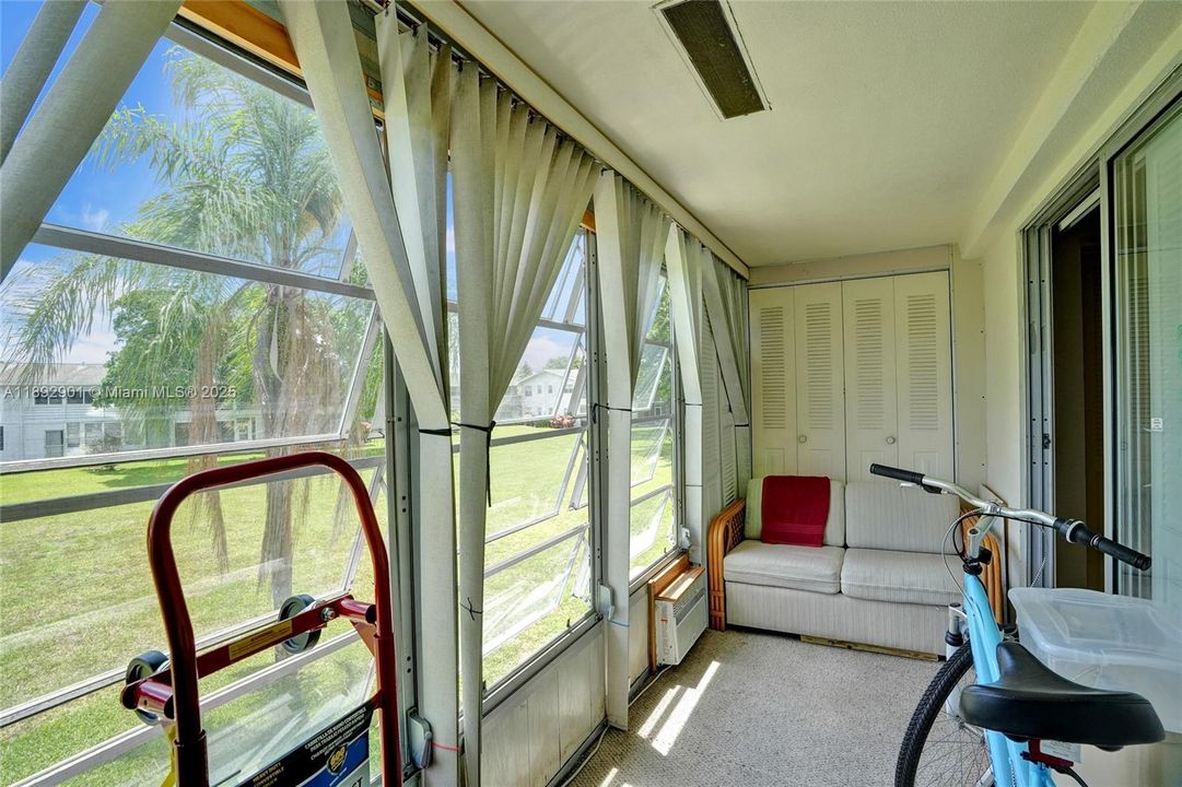 待售: $90,000 (1 贝兹, 1 浴室, 700 平方英尺)