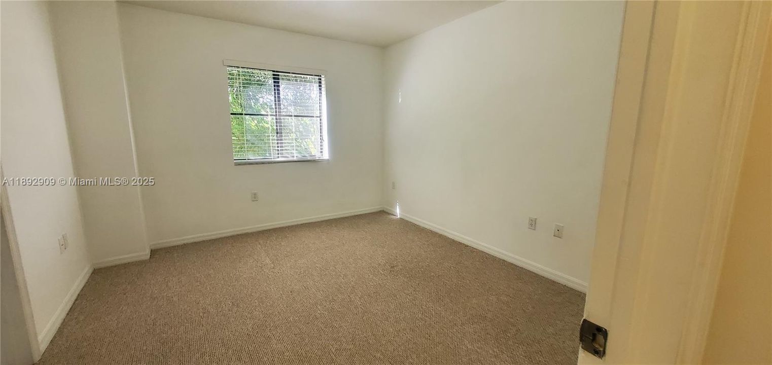 Active With Contract: $2,150 (2 beds, 2 baths, 1139 Square Feet)