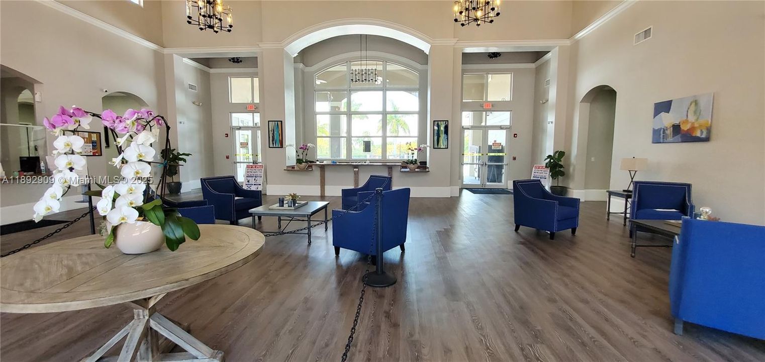 Active With Contract: $2,150 (2 beds, 2 baths, 1139 Square Feet)