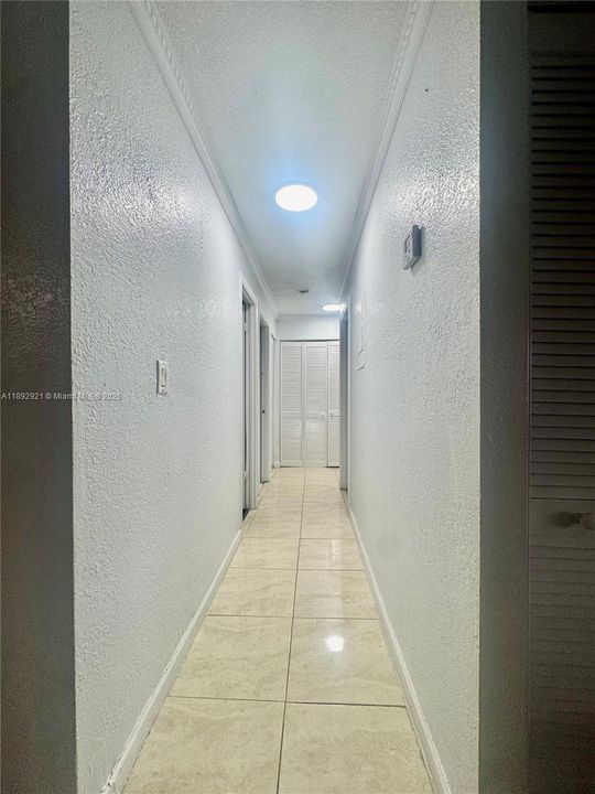 Active With Contract: $3,100 (3 beds, 2 baths, 1221 Square Feet)