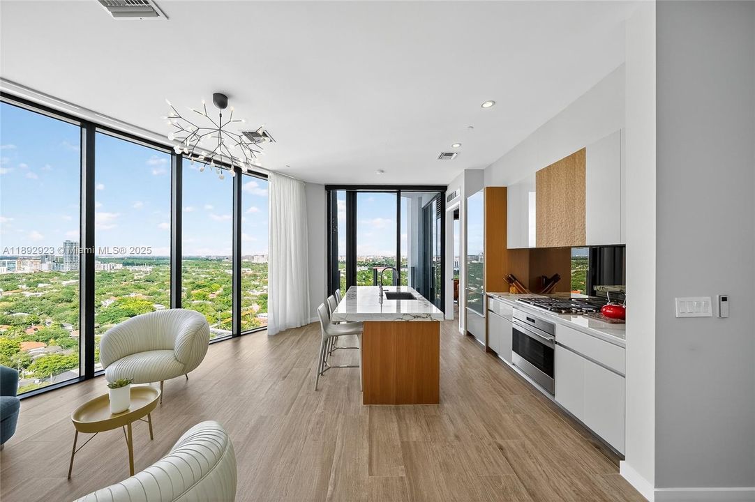 Active With Contract: $1,875,000 (2 beds, 2 baths, 1107 Square Feet)