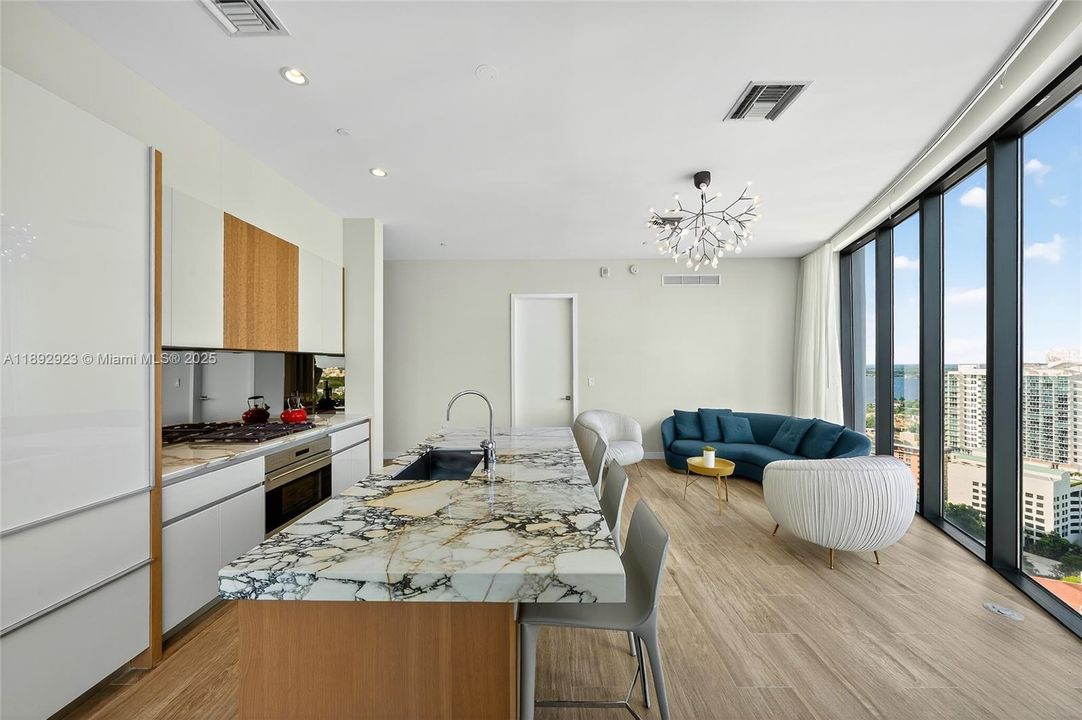 Active With Contract: $1,875,000 (2 beds, 2 baths, 1107 Square Feet)