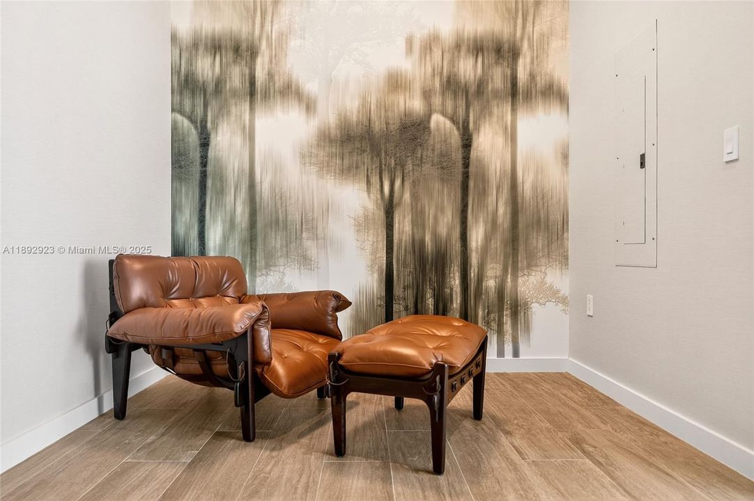 Active With Contract: $1,875,000 (2 beds, 2 baths, 1107 Square Feet)