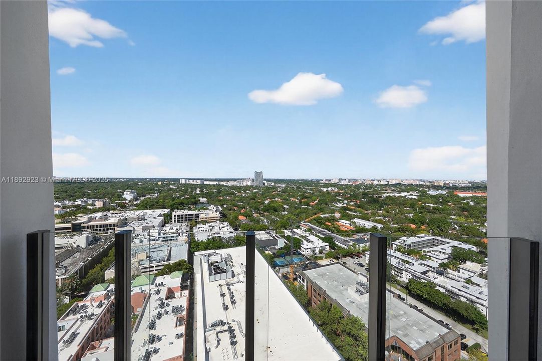 Active With Contract: $1,875,000 (2 beds, 2 baths, 1107 Square Feet)