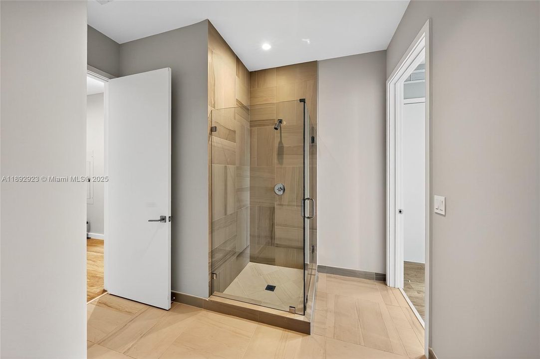 Active With Contract: $1,875,000 (2 beds, 2 baths, 1107 Square Feet)