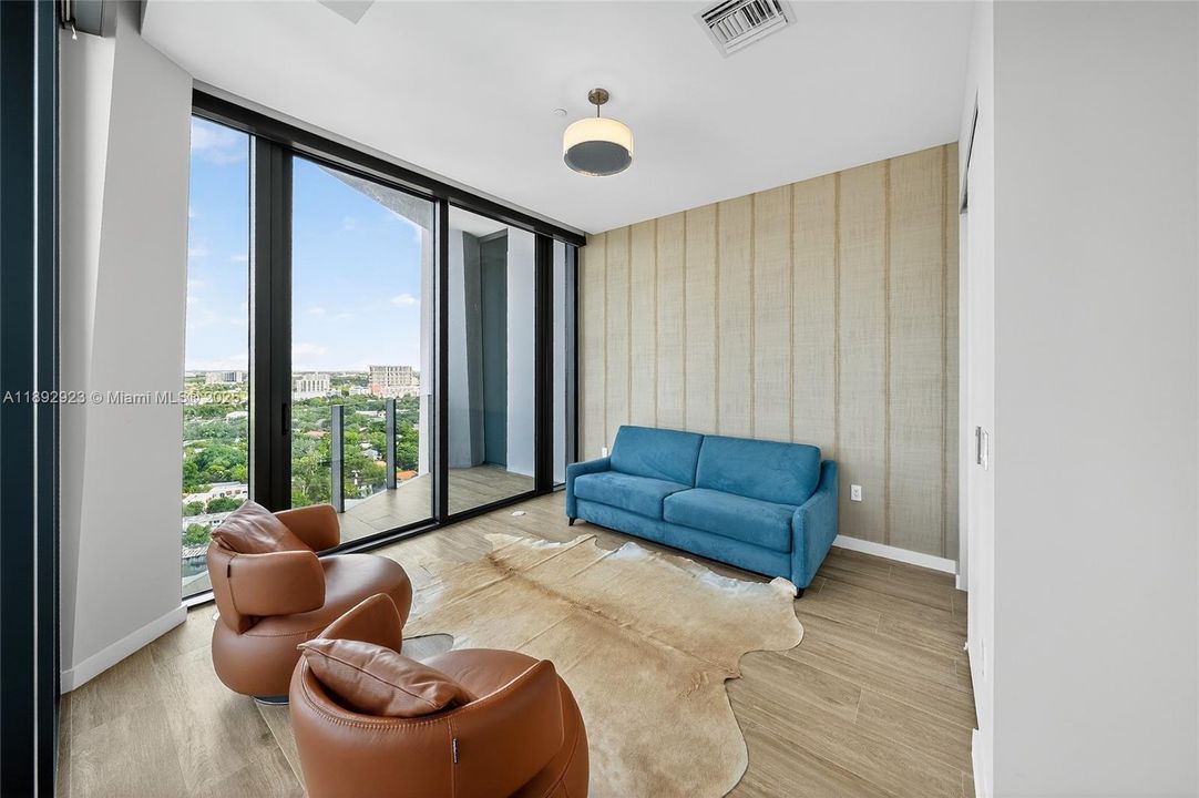 Active With Contract: $1,875,000 (2 beds, 2 baths, 1107 Square Feet)