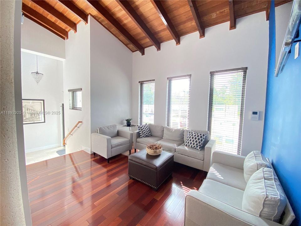 出租: $1,100 (0 贝兹, 0 浴室, 0 平方英尺)