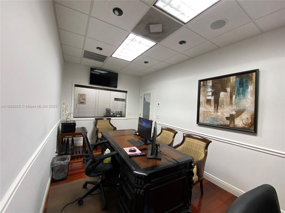 出租: $1,100 (0 贝兹, 0 浴室, 0 平方英尺)